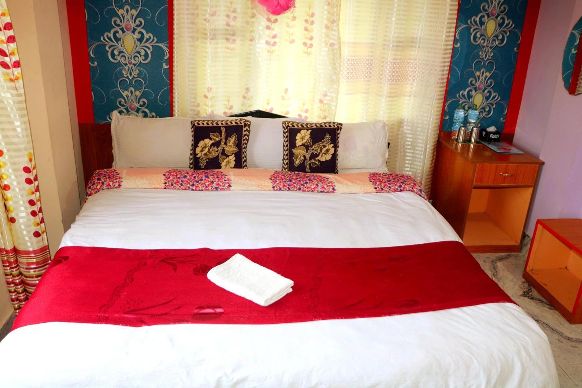Hotel National Park Sauraha- Homely Stay And Peaceful Location With Jungle Safari Arrangements Экстерьер фото